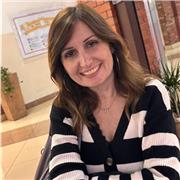 Docente di italiano impartisce lezioni di letteratura, storia, filosofia, latino, greco, psicologia, diritto e materie umanistiche